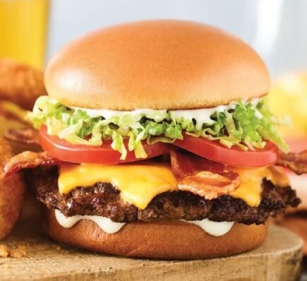 11 Restaurant Chains With the Best Bacon Cheeseburgers