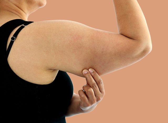 4 Bodyweight Exercises That Tighten Bat Wings Faster Than Weightlifting After 45