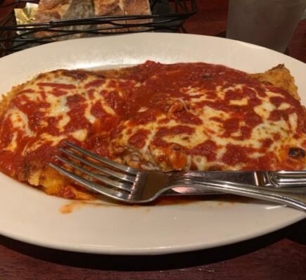 5 Restaurant Chains With the Best Chicken Parmesan, According to Chefs